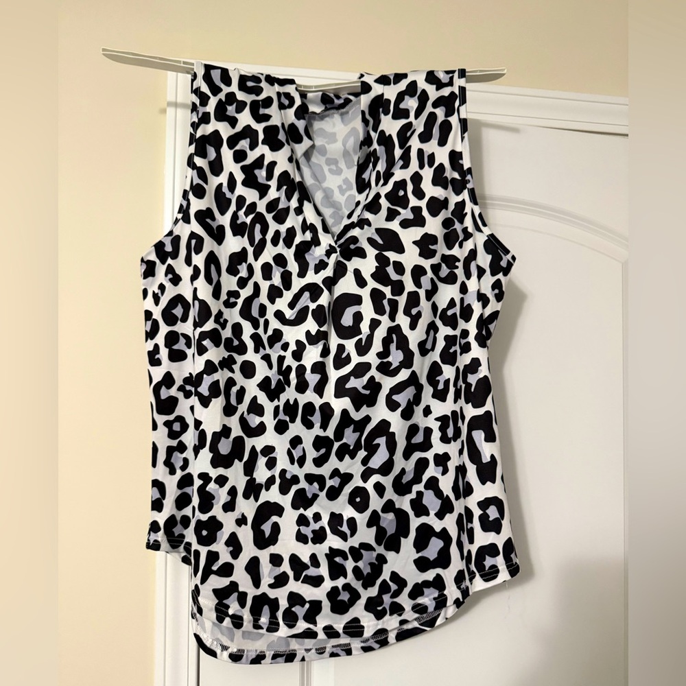 Black and White Leopard Print Sleeveless Top